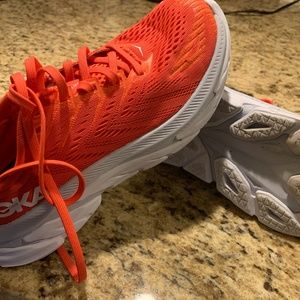 Hoka One One Clifton Edge